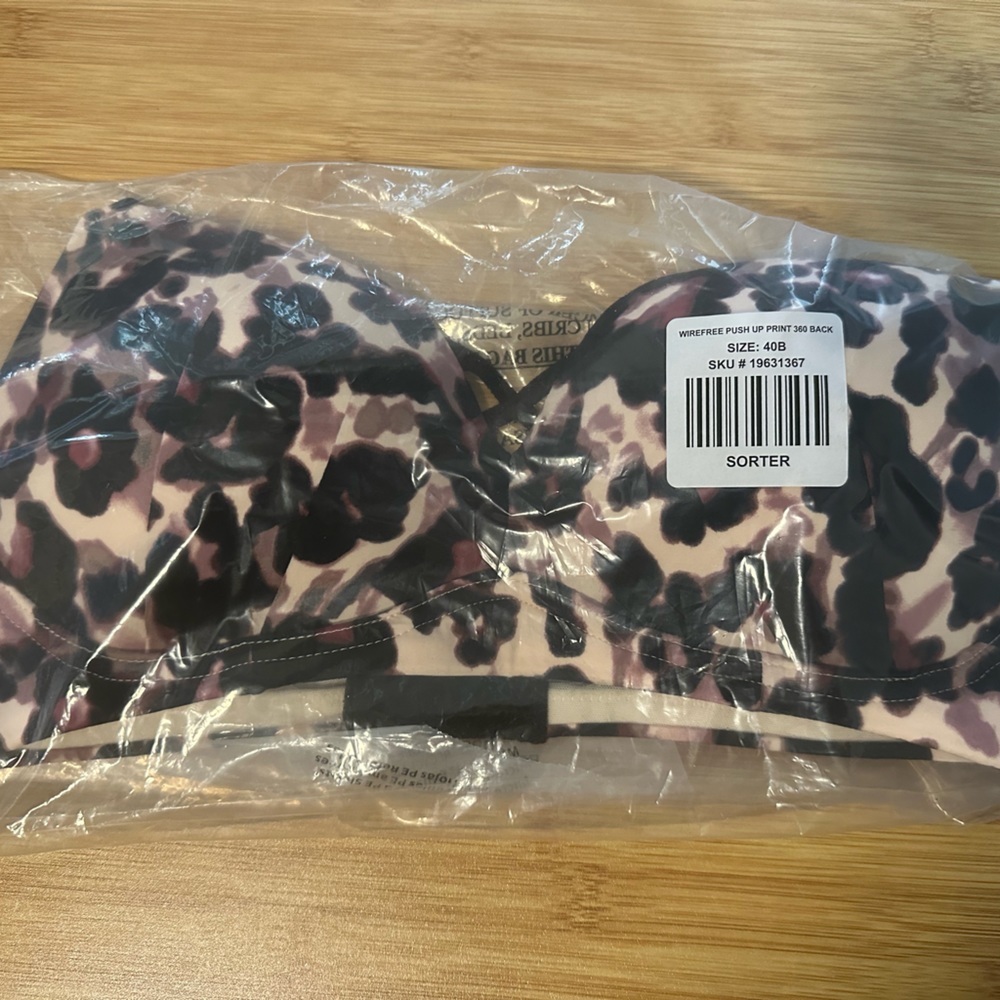Torrid wire free push up print 360 back size 40b. Never opened